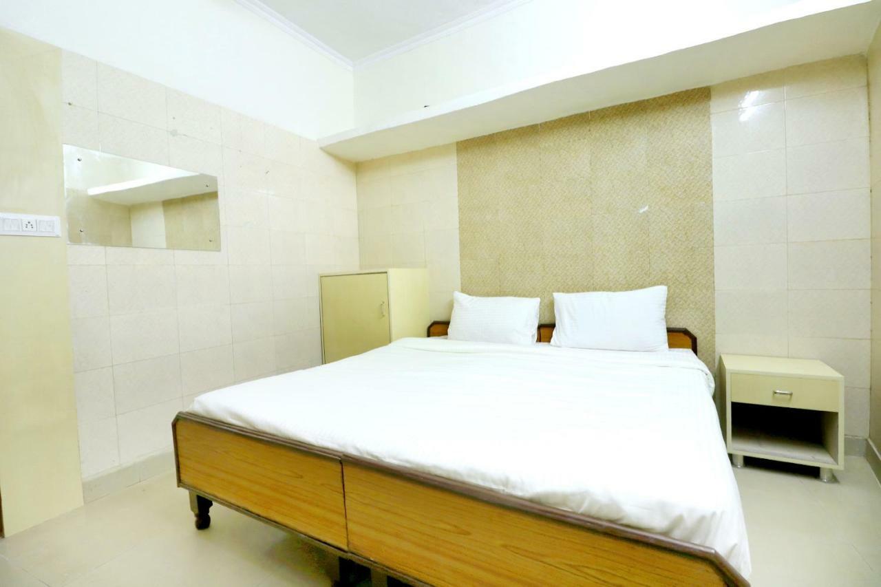 Spot On 44679 Hotel Samrat Sohāna Zewnętrze zdjęcie